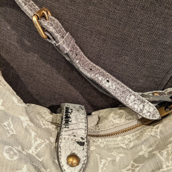 Louis Vuitton: Denim Slightly LV Monogram Hobo Bag (with Crossbody Strap) - Picture 8 of 12